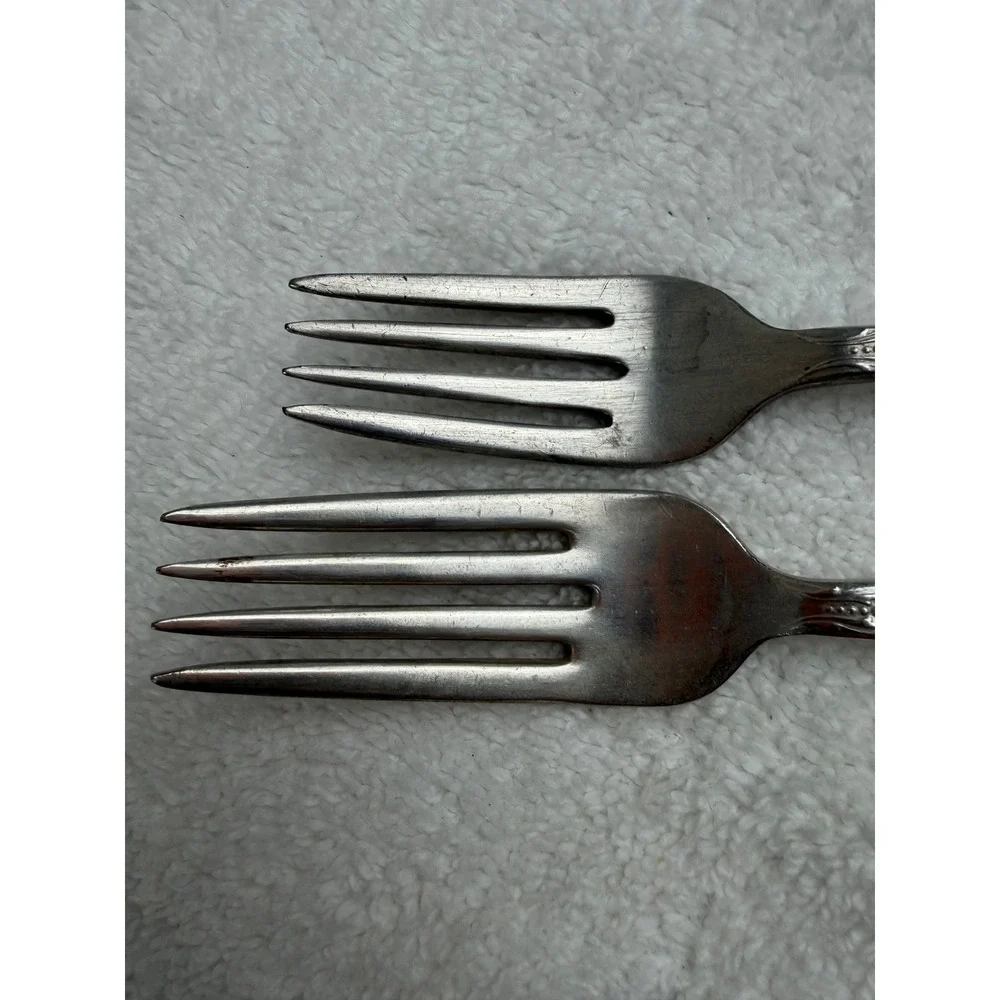Vintage Rogers DeLuxe Plate Silver Plated Dinner & Grille Fork Precious Pattern